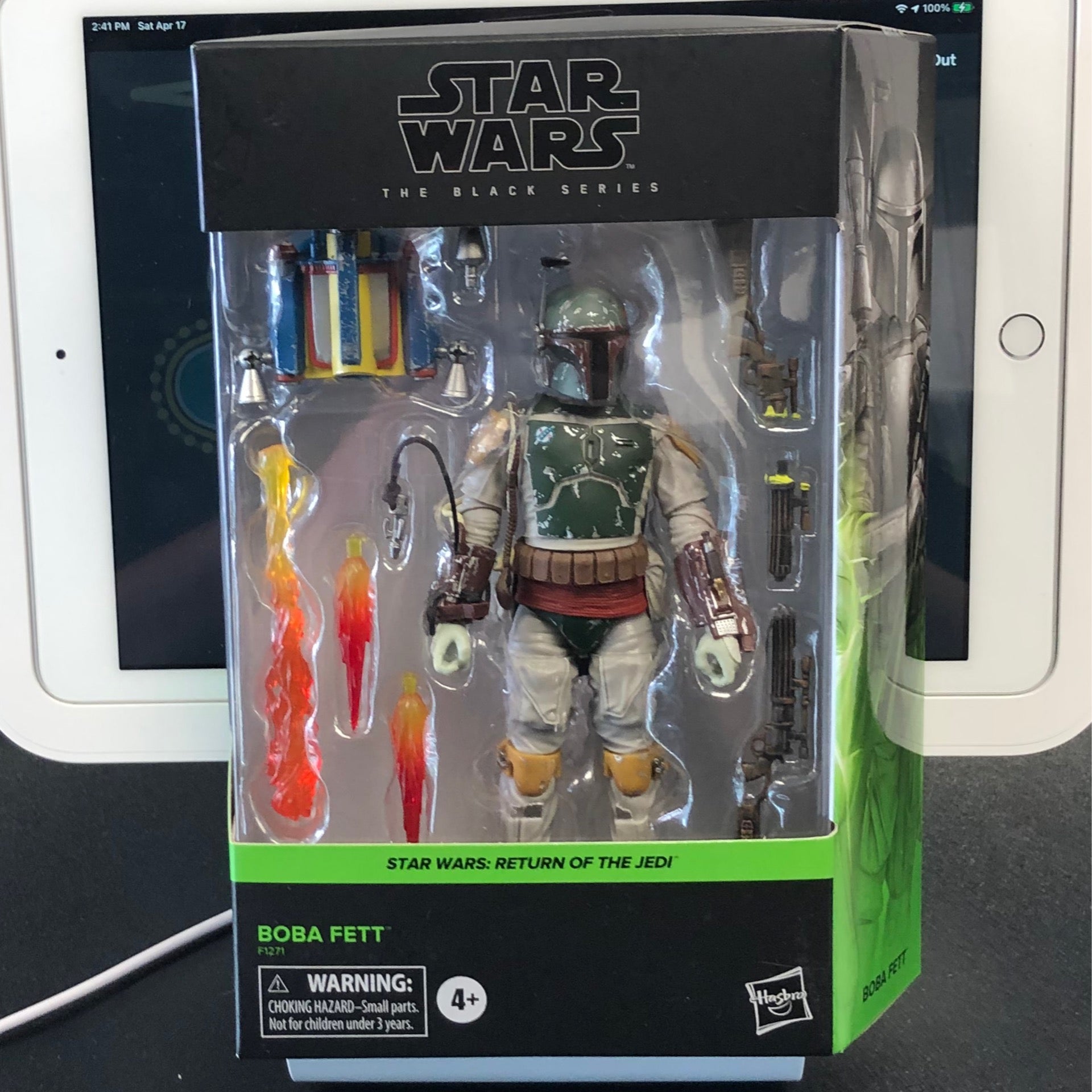 s680129065388134146_p299_i1_w1920 Star Wars Boba Fett Figurine - Image 1